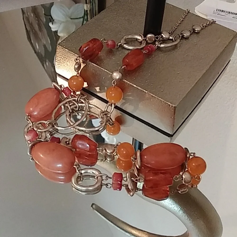 NWT Gold Tone Embellished Stament Beaded  Necklace
